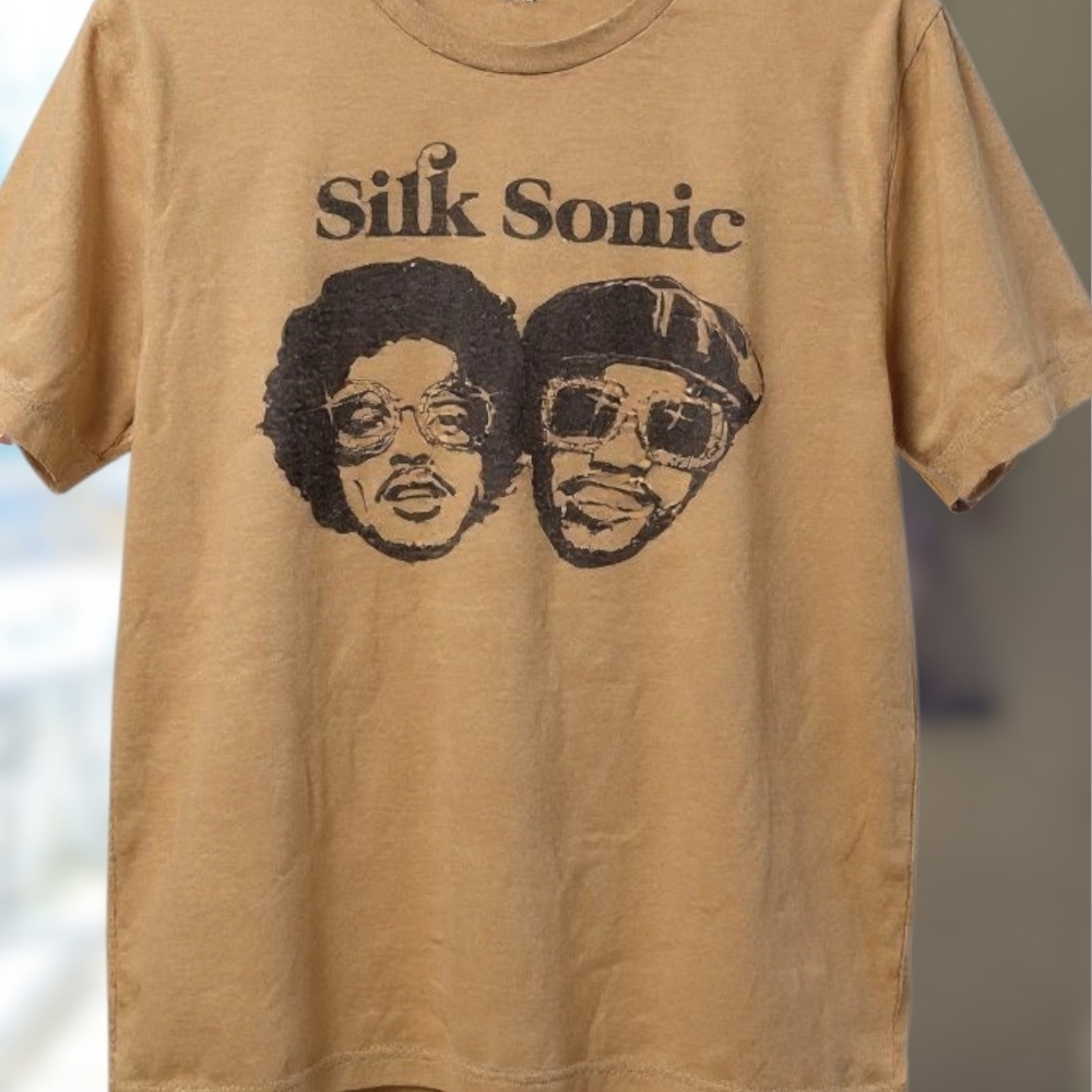 Silk Sonic Mustard T-Shirt w/ Collector’s Box Unisex Large 2021 Limited Edition